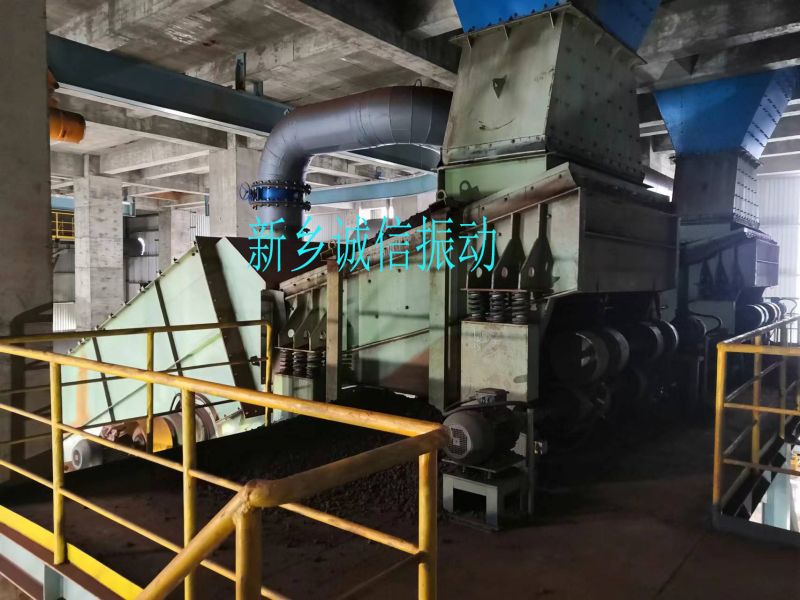 武鋼座式給料機現場